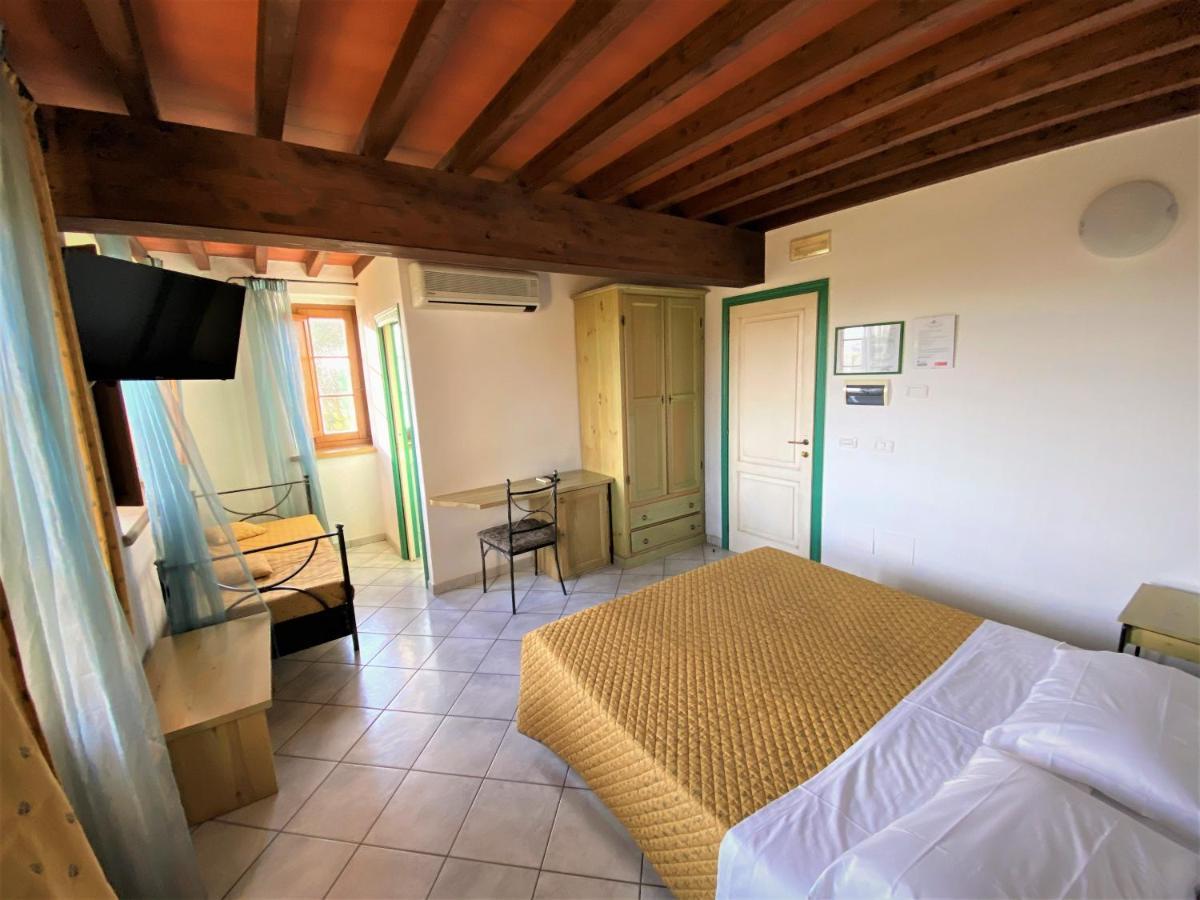 Tenuta La Lupa Castellina Marittima Exterior foto